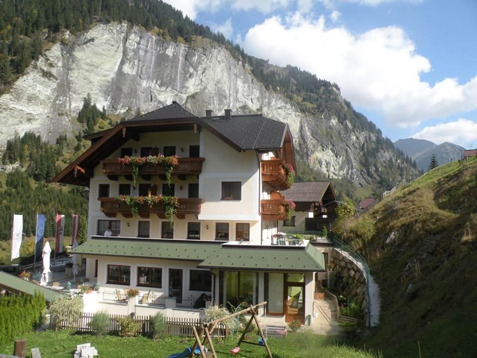 Naturhotel Huettenwirt Im Grossarltal Hüttschlag Exteriör bild